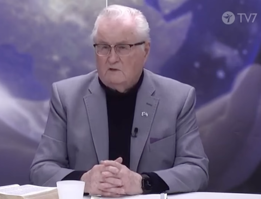 Pekka Sartola horisee ja laukoo tyhjiä syytöksiä